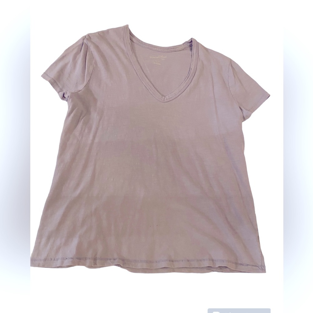 Universal Thread Womens Short a sleeved V neck Tee